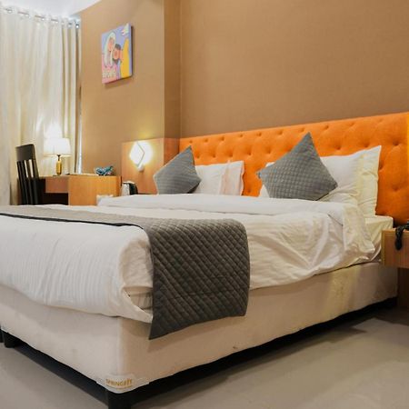 Hotel Downtown Gandhinagar Kültér fotó