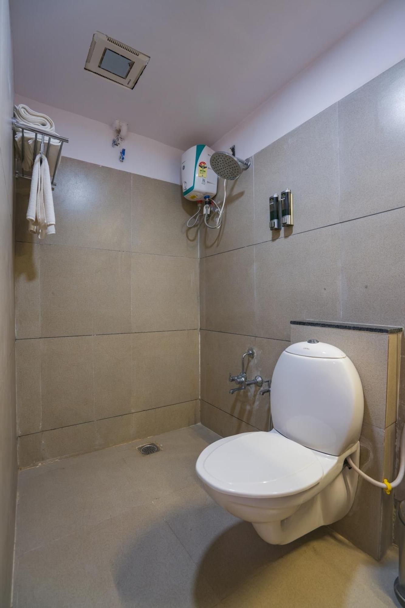 Hotel Downtown Gandhinagar Kültér fotó