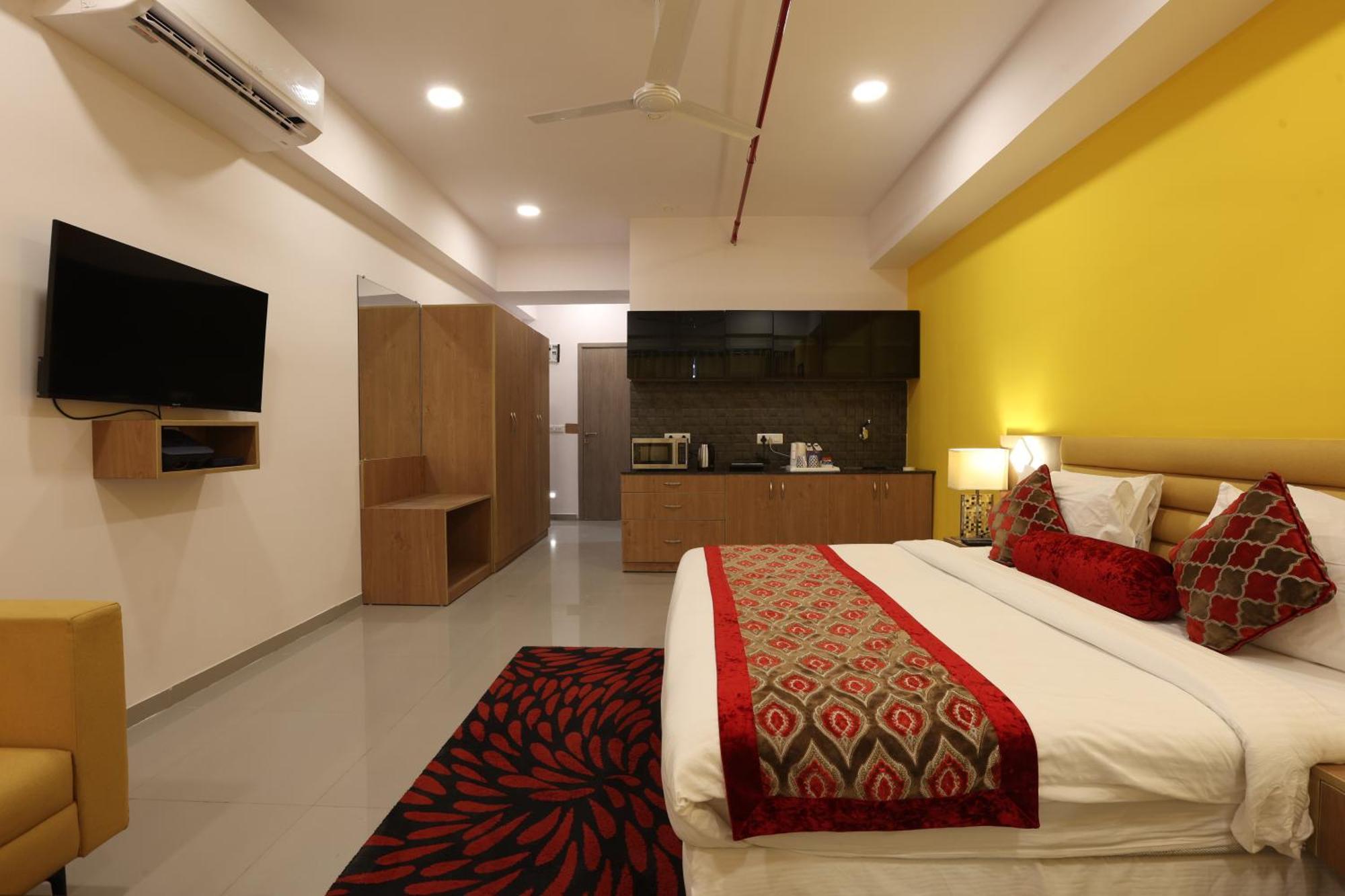 Hotel Downtown Gandhinagar Kültér fotó
