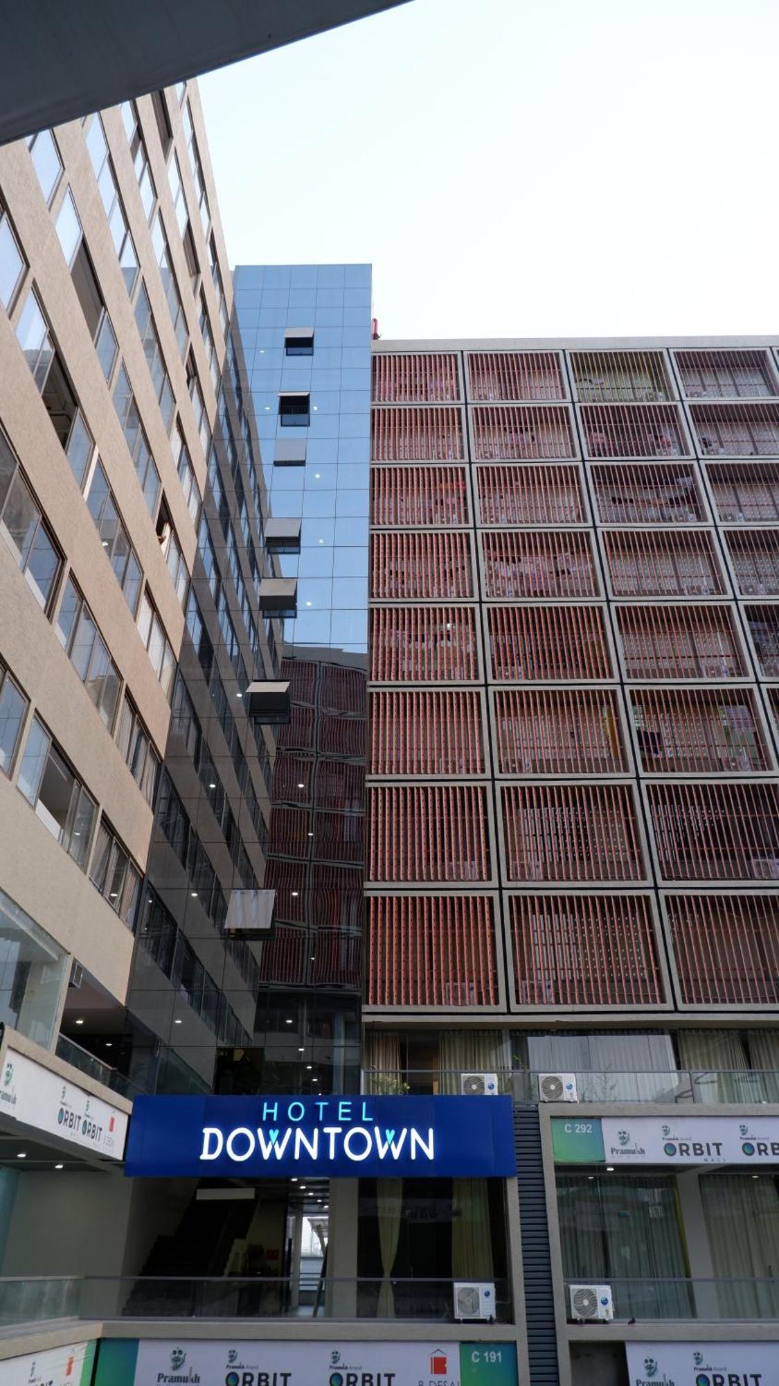 Hotel Downtown Gandhinagar Kültér fotó