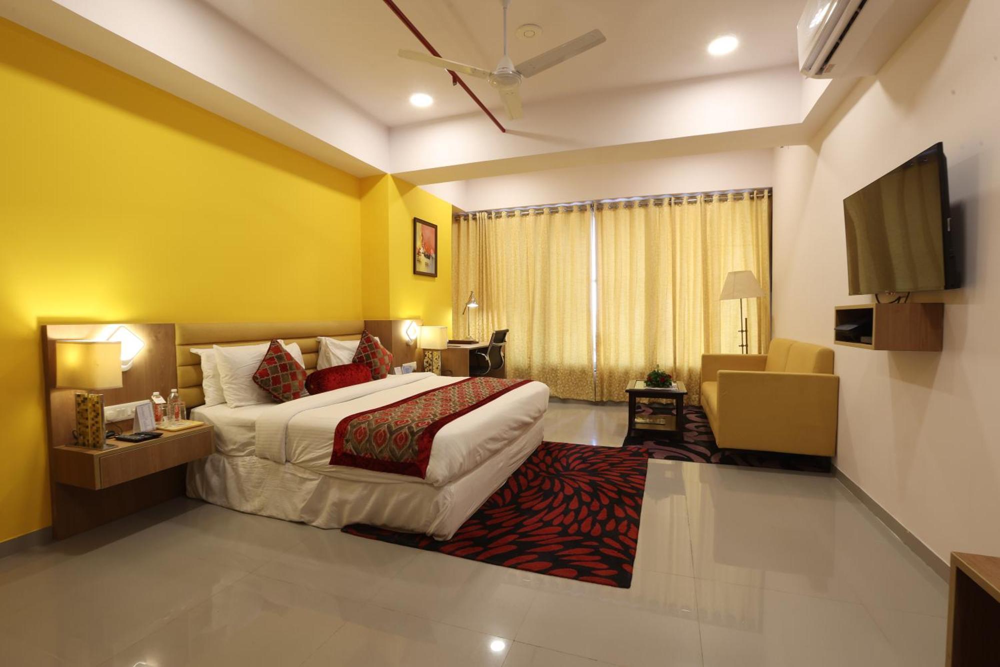 Hotel Downtown Gandhinagar Kültér fotó