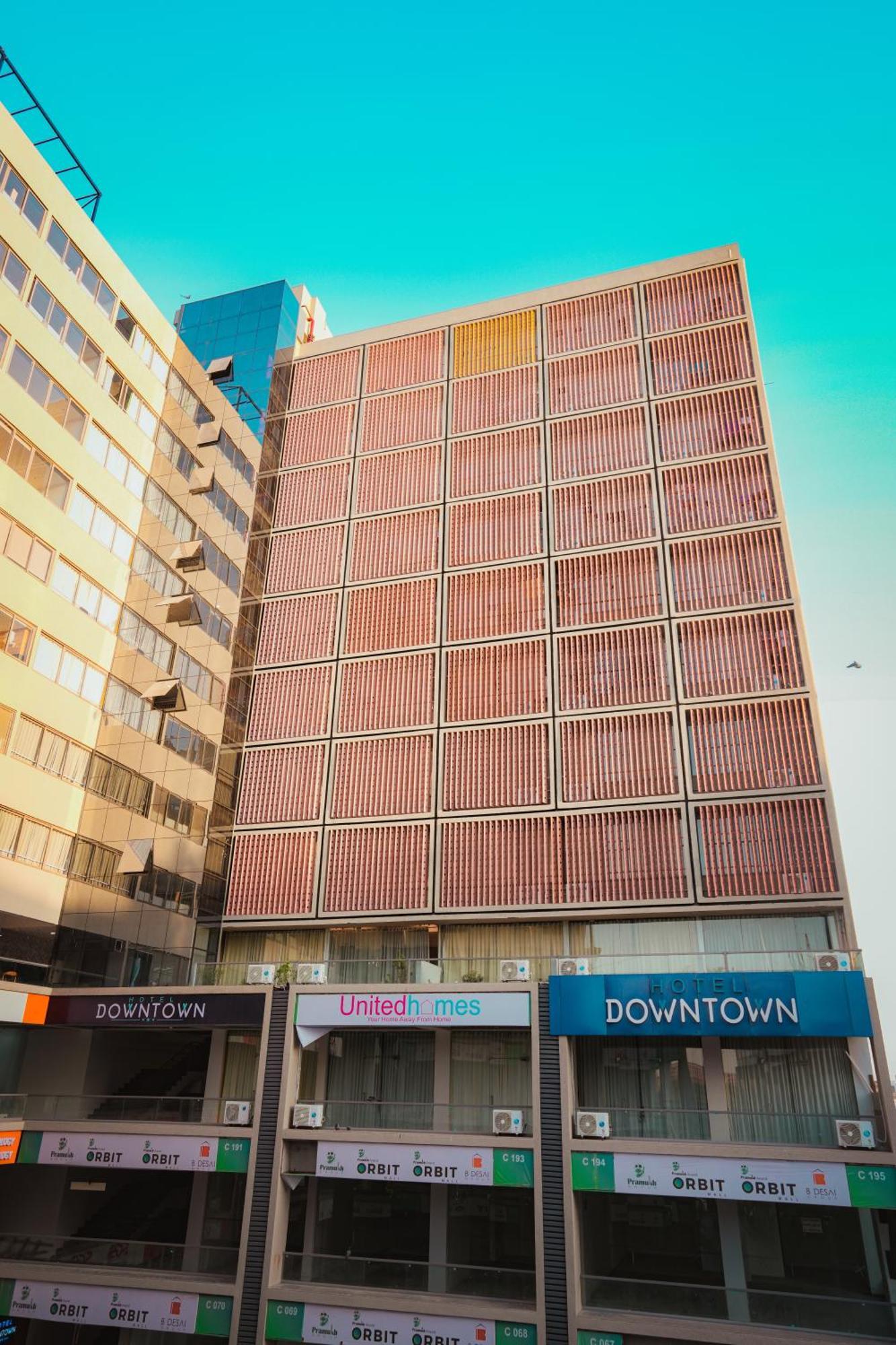 Hotel Downtown Gandhinagar Kültér fotó