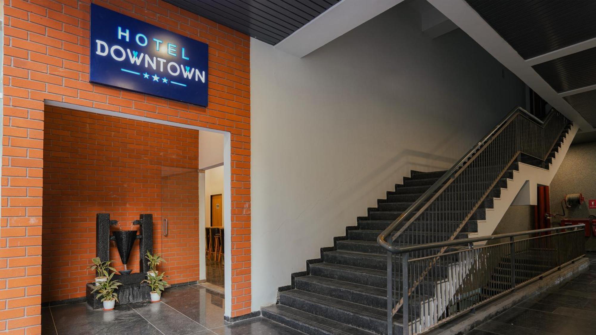 Hotel Downtown Gandhinagar Kültér fotó