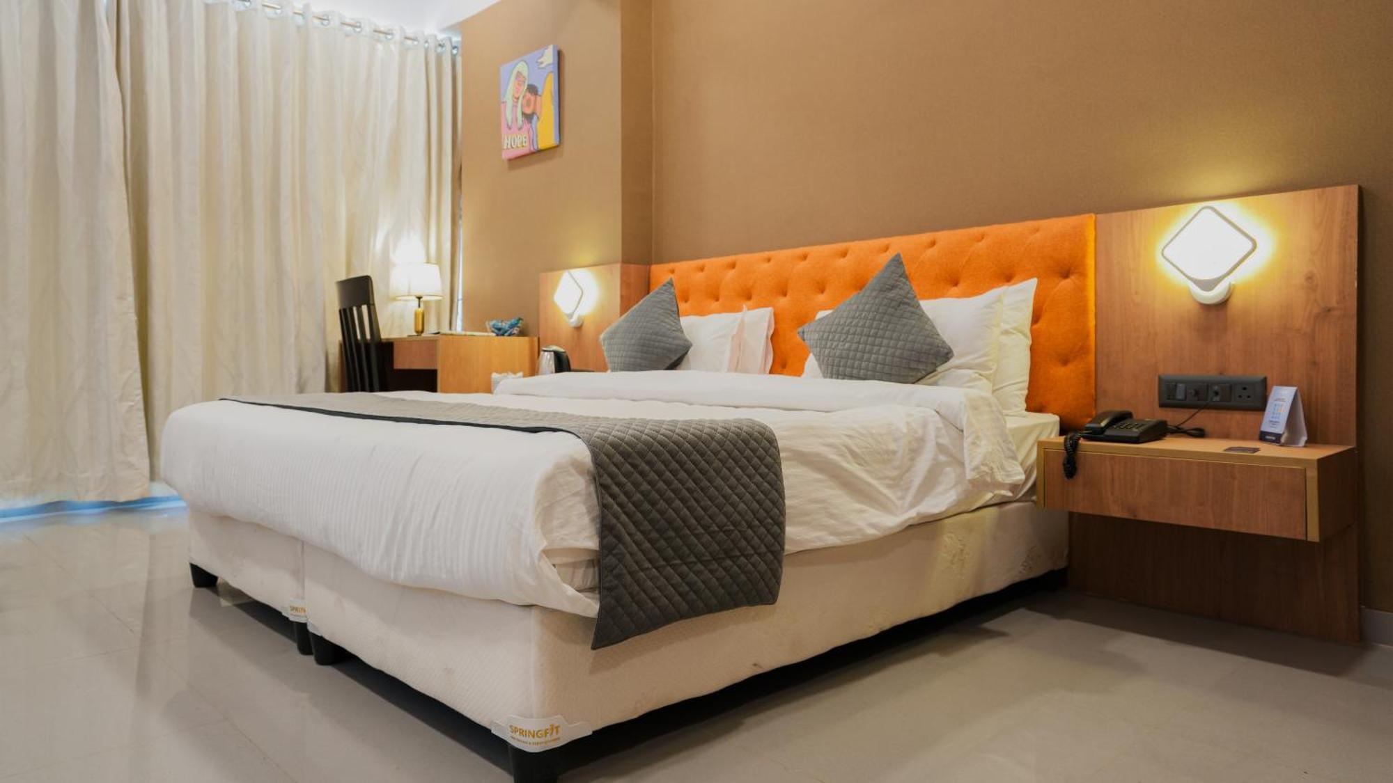 Hotel Downtown Gandhinagar Kültér fotó